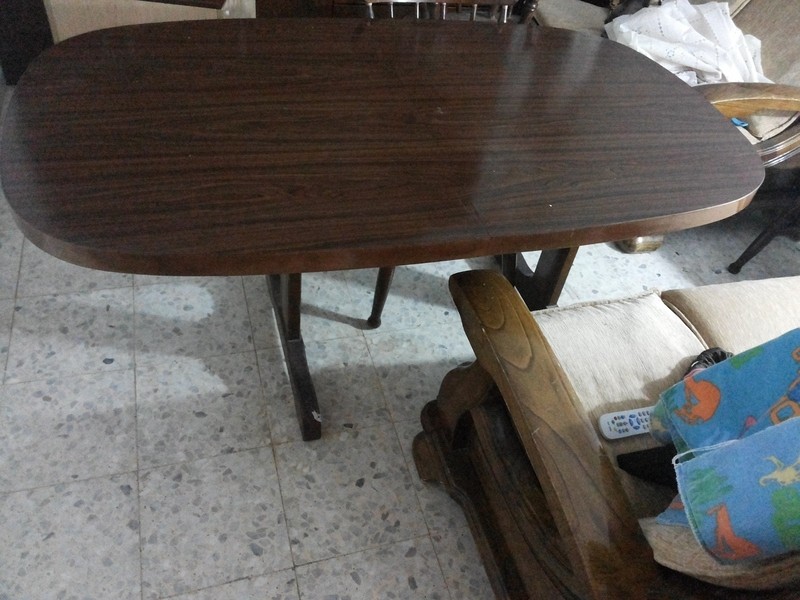 طاولة سفره+غاز بلاطه+ثريات عدد2, الضفة » رام الله والبيره