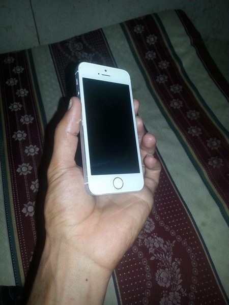 Iphone 5s, الضفة » الخليل