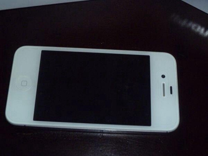 Iphone4 white بسعر مغري الجهاز جديد 16gega, الضفة » نابلس